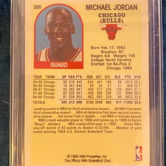 Michael Jordan 1989 NBA Hoops Basketball Card # 200 (MINT CONDITION) - Picture 2 of 2